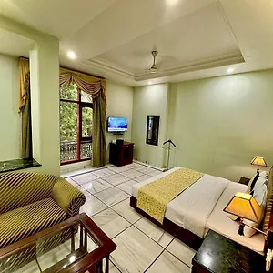 Florence Inn, Karol Bagh, New Delhi, 2 Min From Metro Hotel